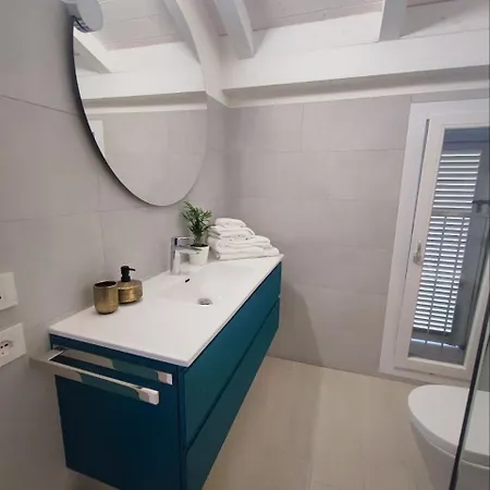 Reggio Con Cucina ,tv E Wifi *